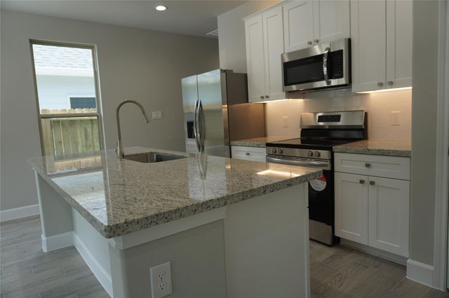 11927 Nelwood, Willis, TX 77318