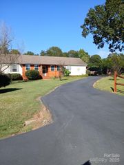 218 Muldoon Lane, Clover, SC 29710