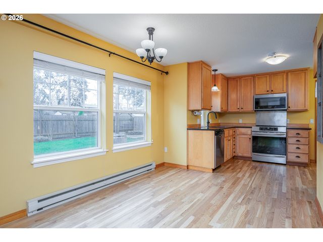 8265 N FISKE Ave, Portland, OR 97203