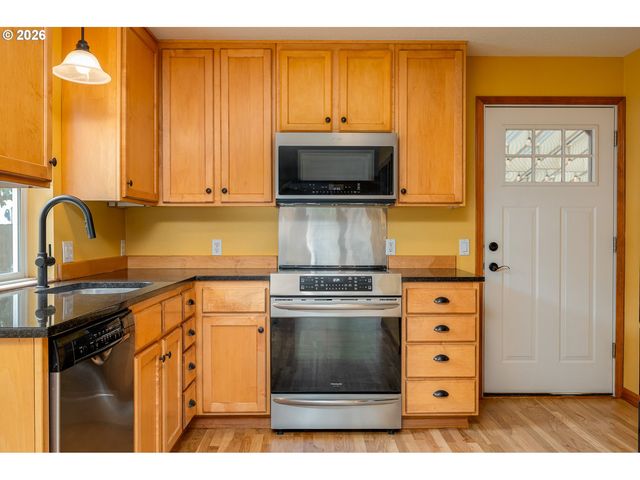 8265 N FISKE Ave, Portland, OR 97203