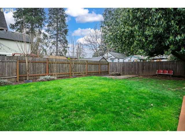 8265 N FISKE Ave, Portland, OR 97203