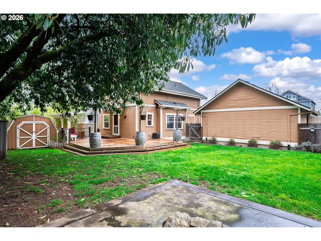 8265 N FISKE Ave, Portland, OR 97203