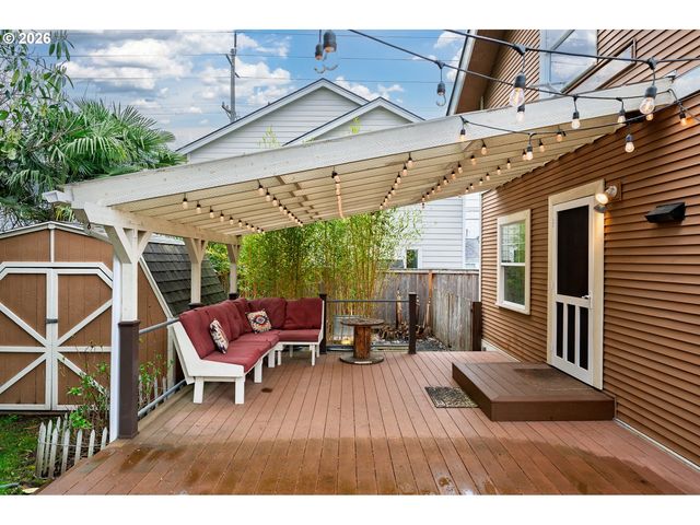 8265 N FISKE Ave, Portland, OR 97203