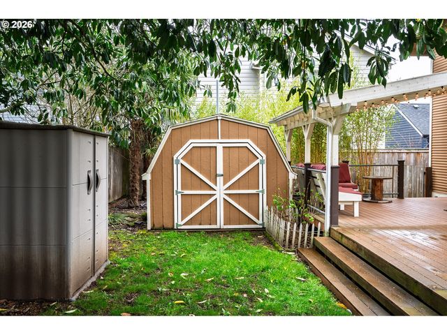 8265 N FISKE Ave, Portland, OR 97203