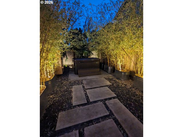 8265 N FISKE Ave, Portland, OR 97203