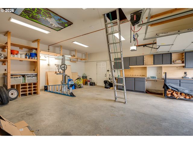 8265 N FISKE Ave, Portland, OR 97203