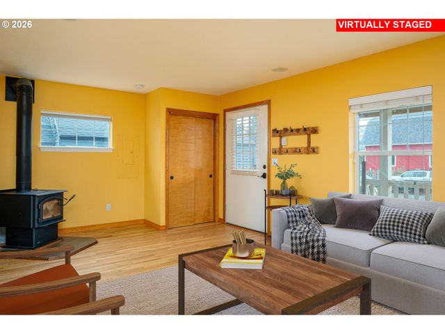 8265 N FISKE Ave, Portland, OR 97203