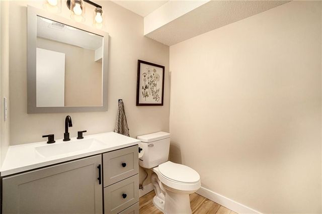 3510 NE Kingwood Place, Lee's Summit, MO 64064
