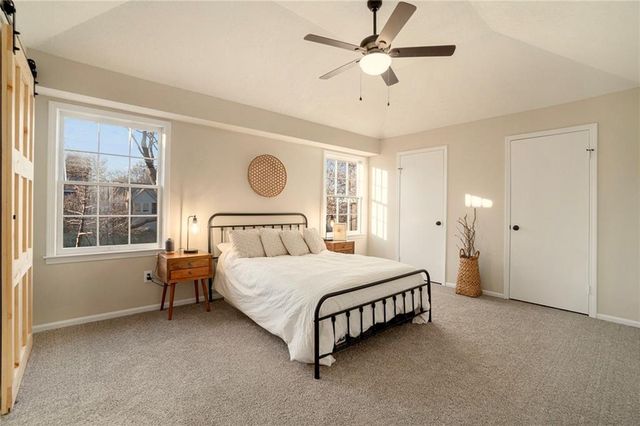 3510 NE Kingwood Place, Lee's Summit, MO 64064