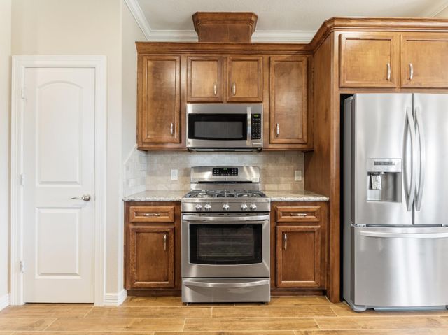 9723 Highland Pointe Drive, Needville, TX 77461