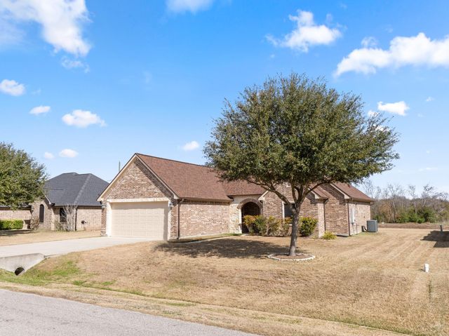 9723 Highland Pointe Drive, Needville, TX 77461