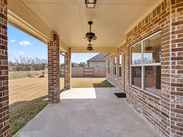 9723 Highland Pointe Drive, Needville, TX 77461