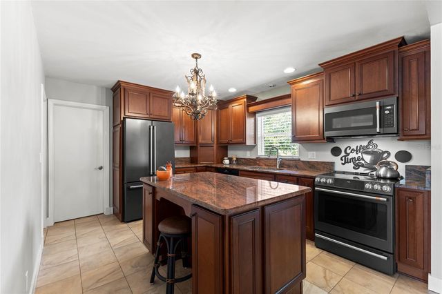 805 WELLINGTON DRIVE, Clearwater, FL 33764