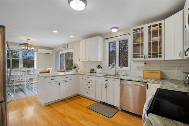 20 Cornhill Road, Teaticket, MA 02536