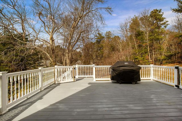 20 Cornhill Road, Teaticket, MA 02536