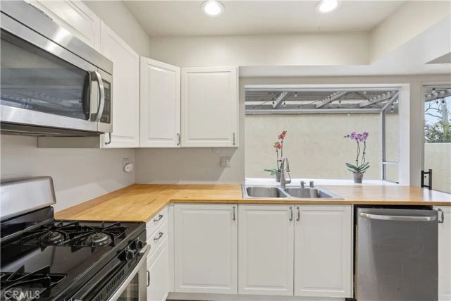 2225 Vista Huerta, Newport Beach, CA 92660