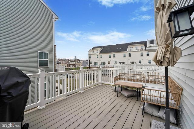 46 CONTINENTAL WAY, Bridgeport, PA 19405