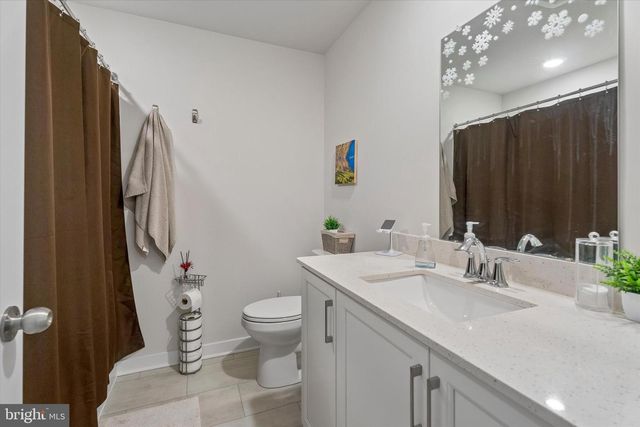 46 CONTINENTAL WAY, Bridgeport, PA 19405