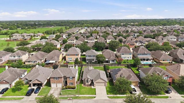 1118 Lasso Court, Alvin, TX 77511