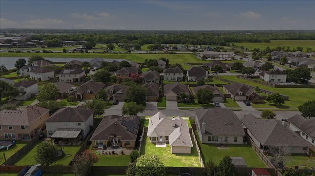 1118 Lasso Court, Alvin, TX 77511