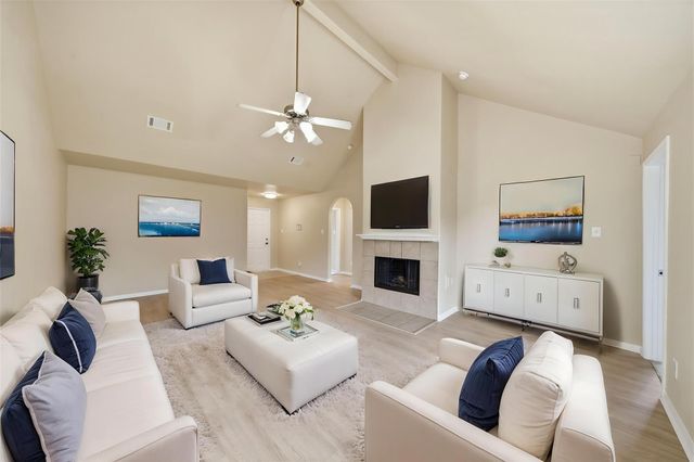 1118 Lasso Court, Alvin, TX 77511