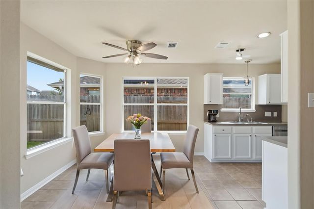 1118 Lasso Court, Alvin, TX 77511