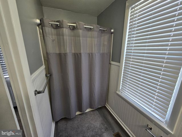 9 E SIMPSON ST, Mechanicsburg, PA 17055