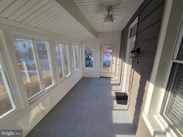 9 E SIMPSON ST, Mechanicsburg, PA 17055