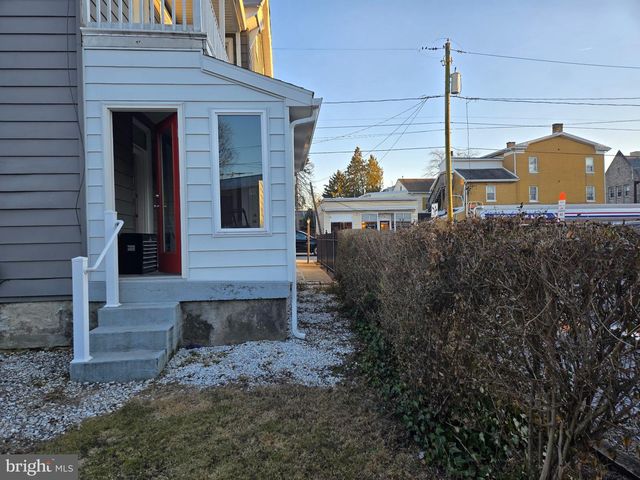 9 E SIMPSON ST, Mechanicsburg, PA 17055