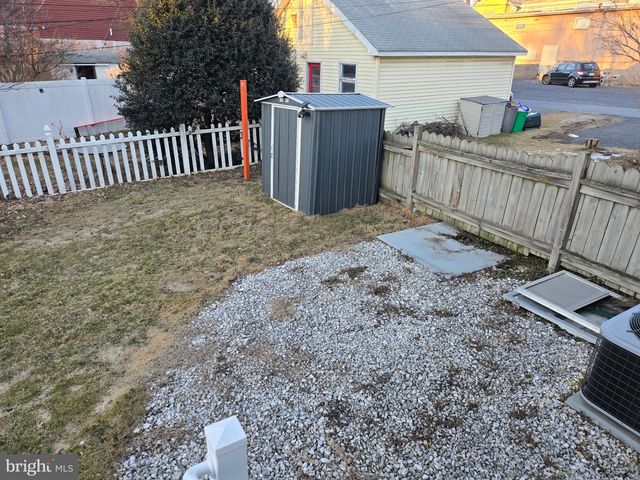 9 E SIMPSON ST, Mechanicsburg, PA 17055