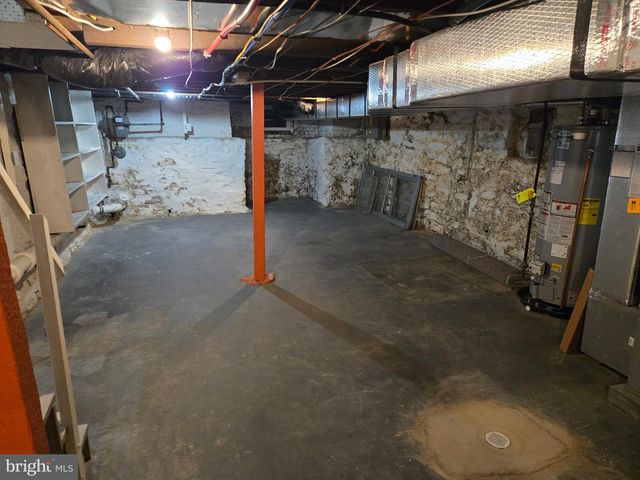 9 E SIMPSON ST, Mechanicsburg, PA 17055