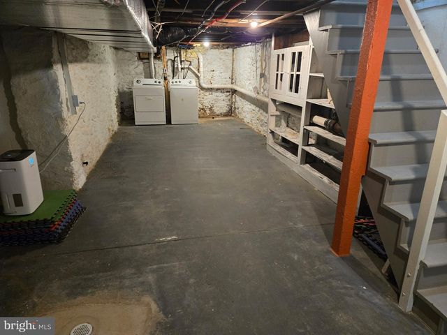 9 E SIMPSON ST, Mechanicsburg, PA 17055