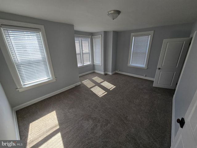 9 E SIMPSON ST, Mechanicsburg, PA 17055