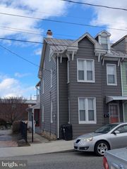 9 E SIMPSON ST, Mechanicsburg, PA 17055