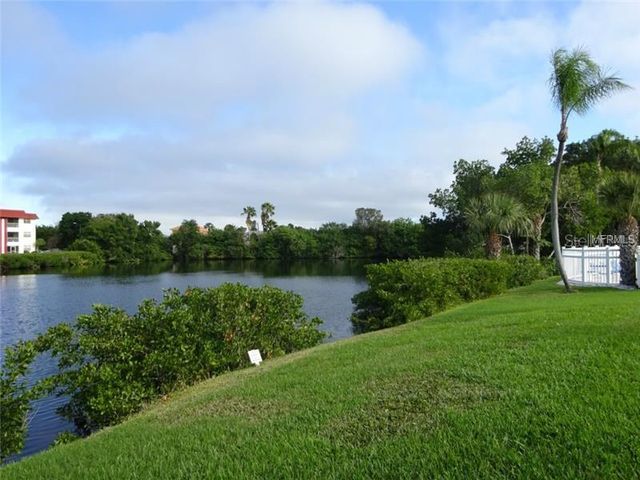 4570 OVERLOOK DR NE 283, St Petersburg, FL 33703