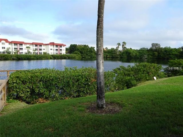 4570 OVERLOOK DR NE 283, St Petersburg, FL 33703