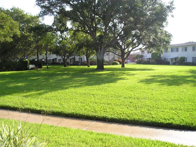 4570 OVERLOOK DR NE 283, St Petersburg, FL 33703