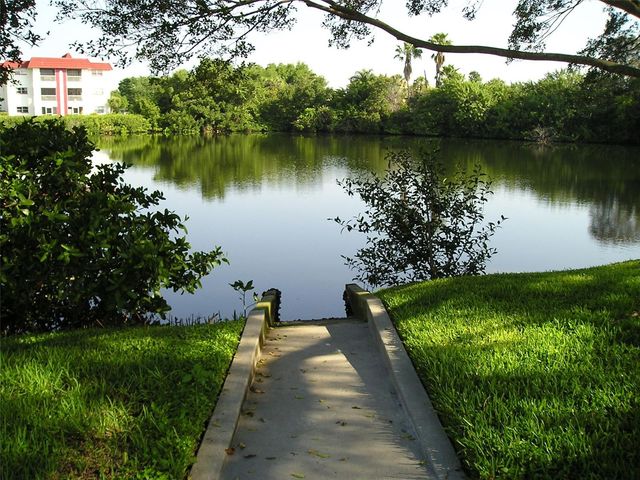 4570 OVERLOOK DR NE 283, St Petersburg, FL 33703