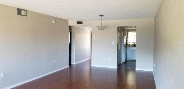 4570 OVERLOOK DR NE 283, St Petersburg, FL 33703