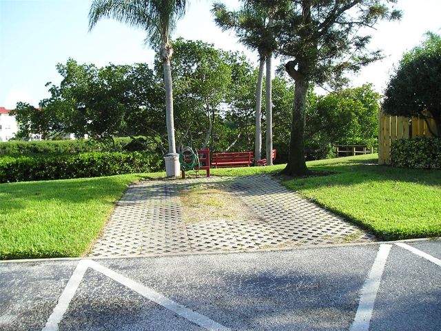 4570 OVERLOOK DR NE 283, St Petersburg, FL 33703