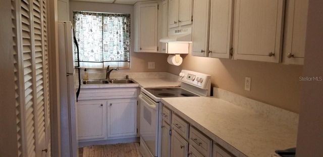4570 OVERLOOK DR NE 283, St Petersburg, FL 33703
