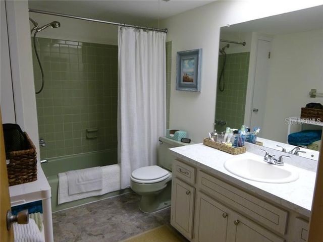 4570 OVERLOOK DR NE 283, St Petersburg, FL 33703
