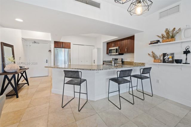 20000 E Country Club Drive 314, Aventura, FL 33180