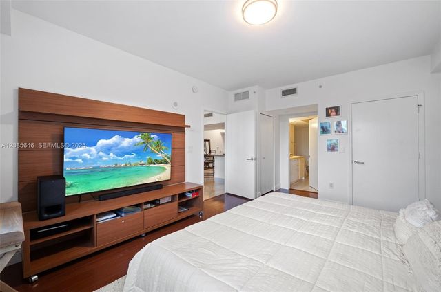 20000 E Country Club Drive 314, Aventura, FL 33180