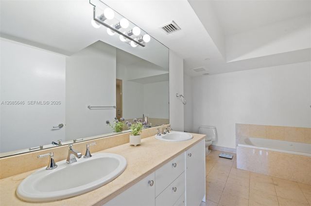 20000 E Country Club Drive 314, Aventura, FL 33180