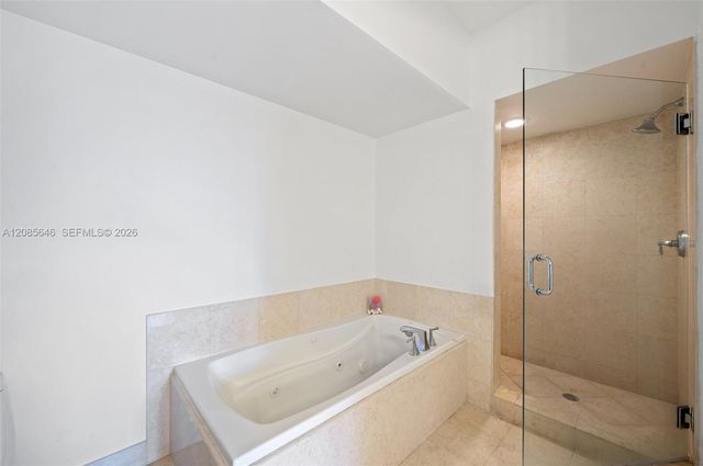 20000 E Country Club Drive 314, Aventura, FL 33180
