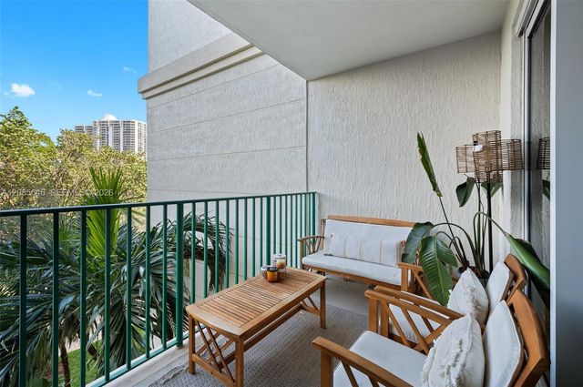 20000 E Country Club Drive 314, Aventura, FL 33180
