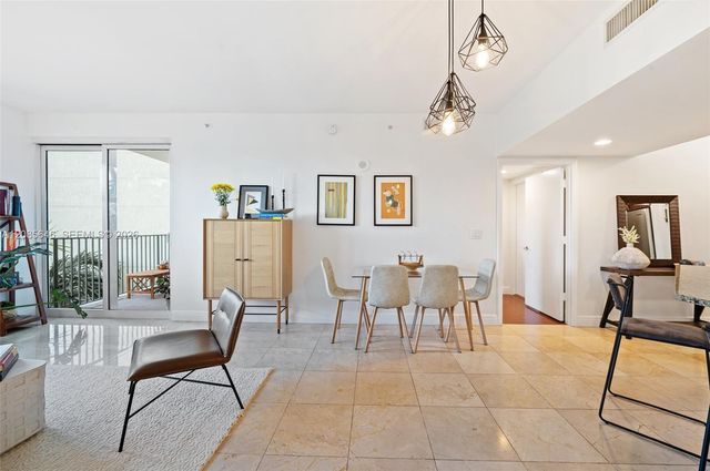 20000 E Country Club Drive 314, Aventura, FL 33180