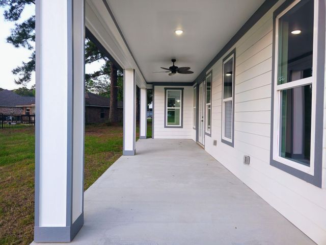 20 Lazy Springs, Trinity, TX 75862