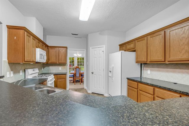 27527 Tepee Trail, Hockley, TX 77447
